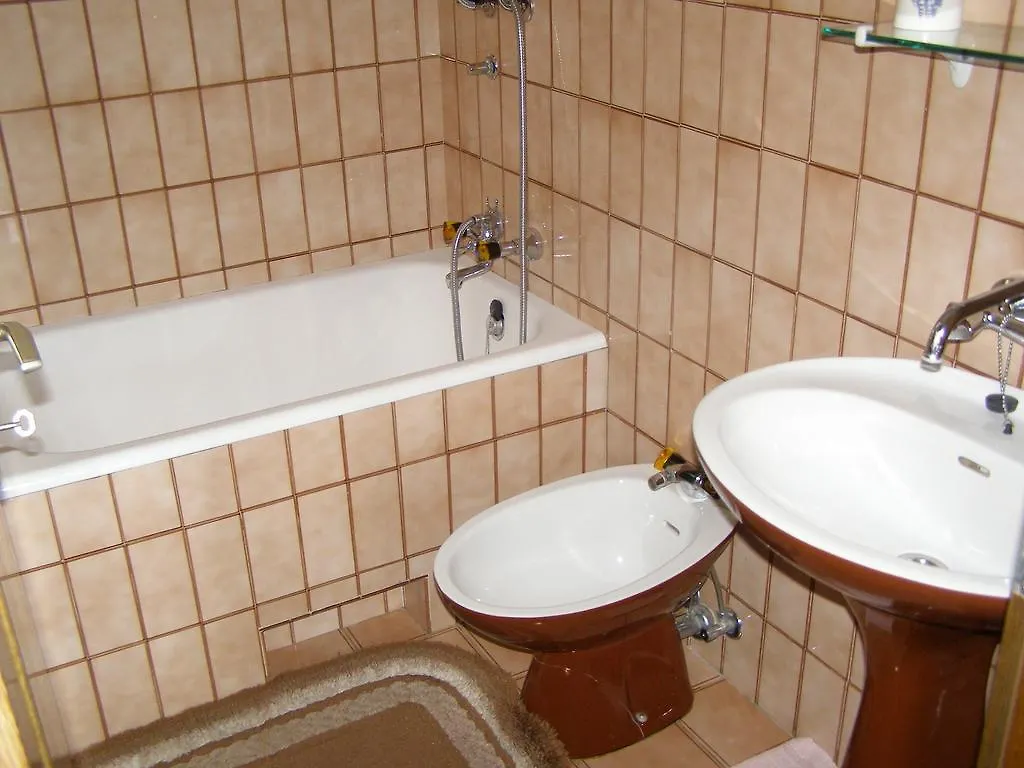 קרק Apartments Dunoti