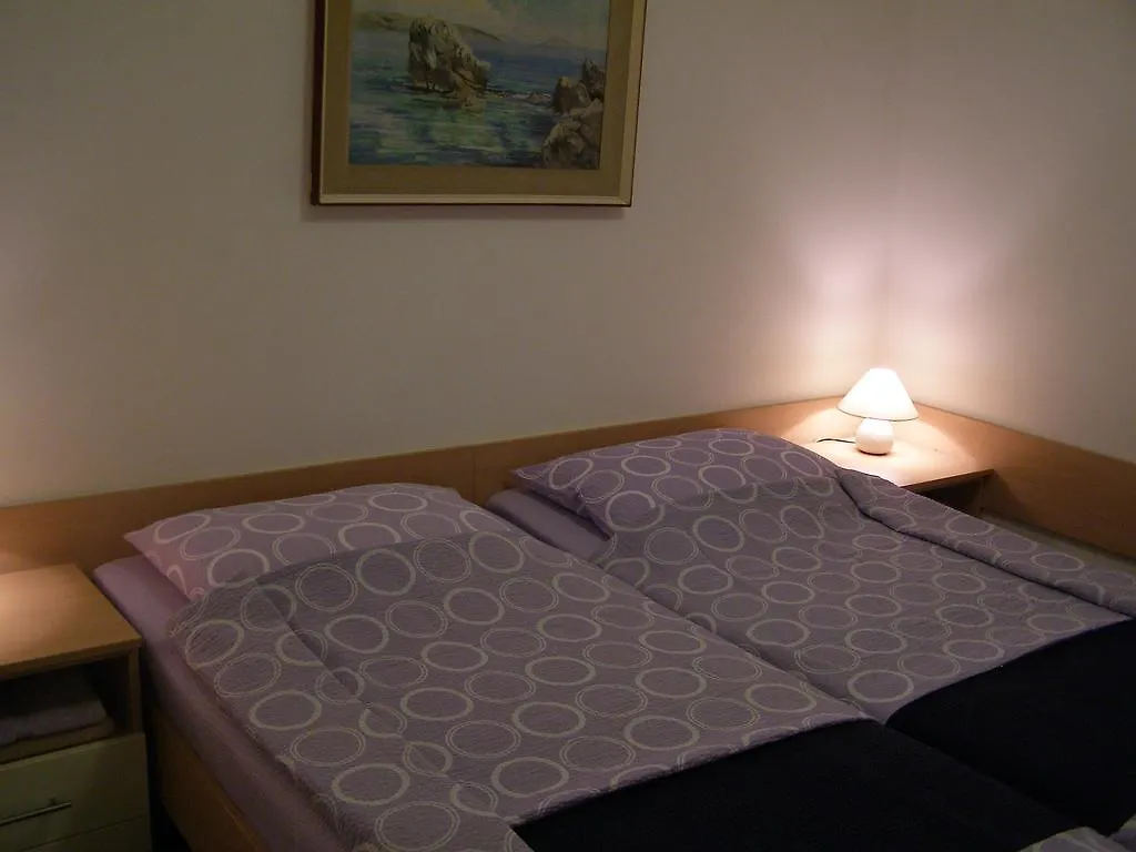 קרק Apartments Dunoti