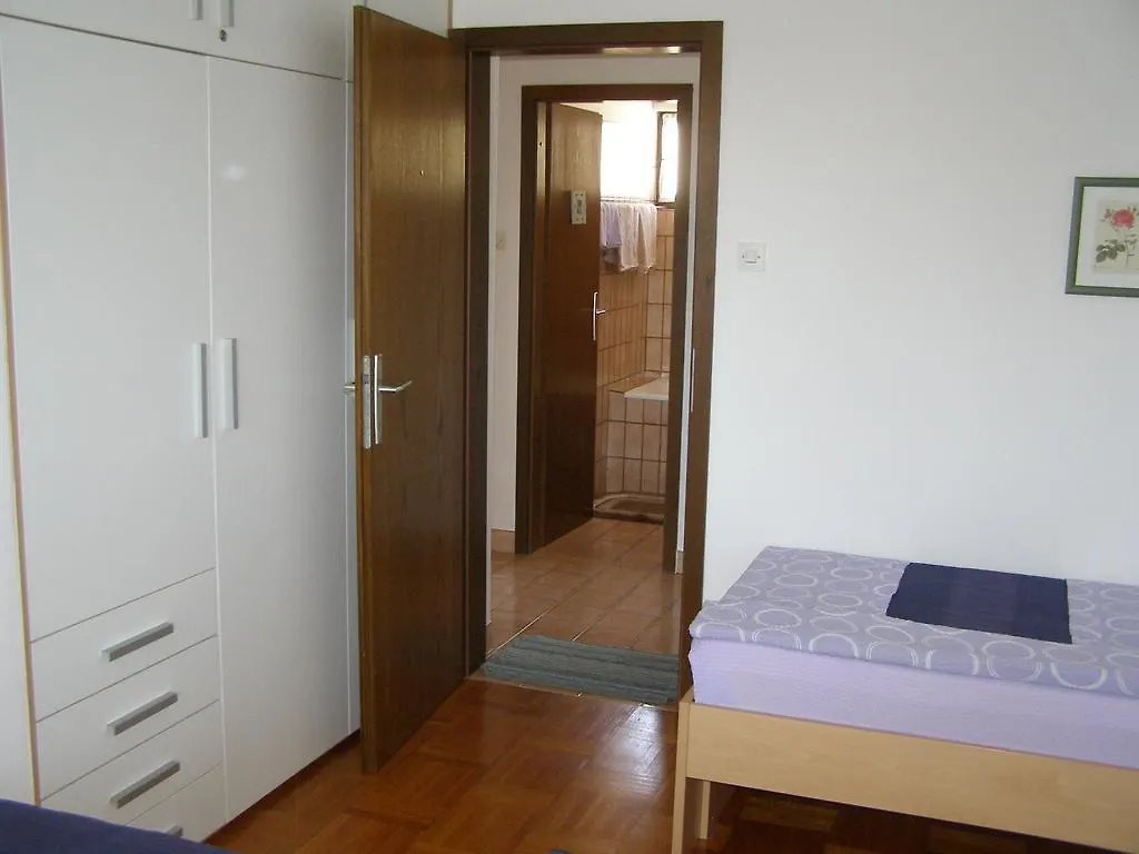קרק Apartments Dunoti